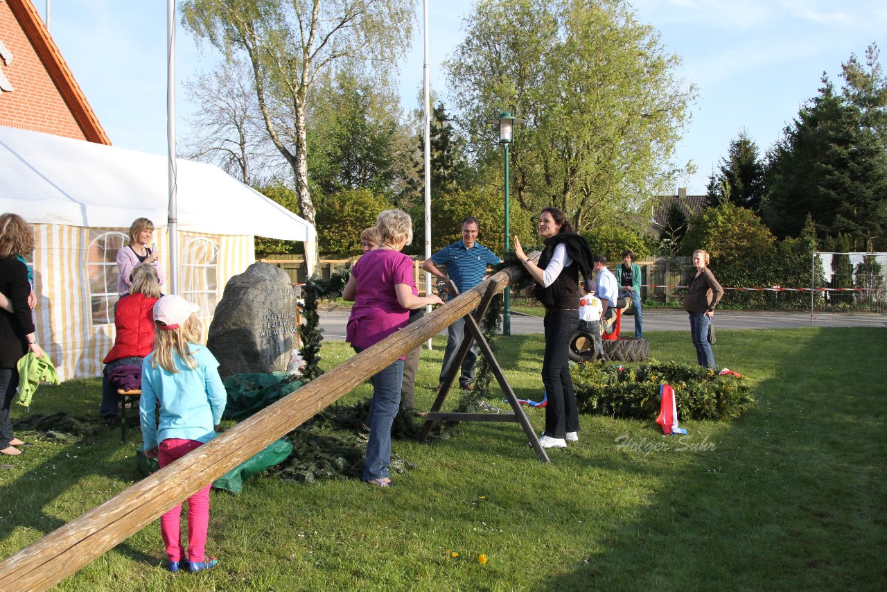 Bild 18 - Maibaum 2012